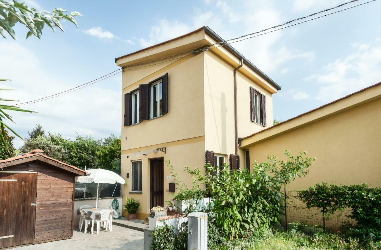 La Casina Gialla Independent House - Near The Walls Lucca Exterior photo